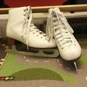 Ice skating shoes